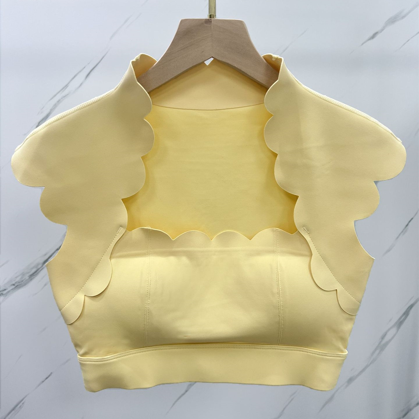 Pad Wavy Women Sports Vest Yog - Sports Bra High Impact 评论和价格